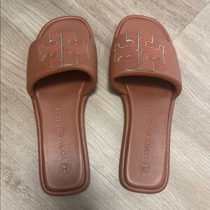 Tory Burch Tan Sandals Minimalist Design